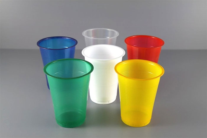 مواد اولیه لیوان یکبار مصرف پلاستیکی چیست؟